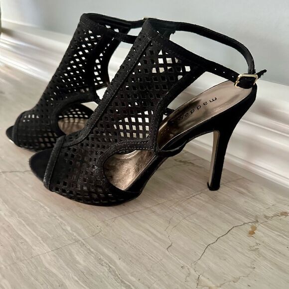 Steve Madden Madden Girl “Regall” black suede, cut out sandals. - Picture 3 of 6